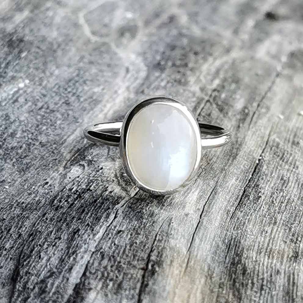 Ring Silber mit Mondstein oval
